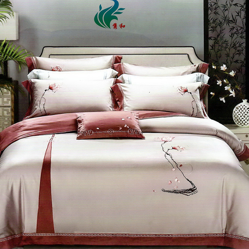 bbin宝盈60贡缎绣花四件套（菩提红）